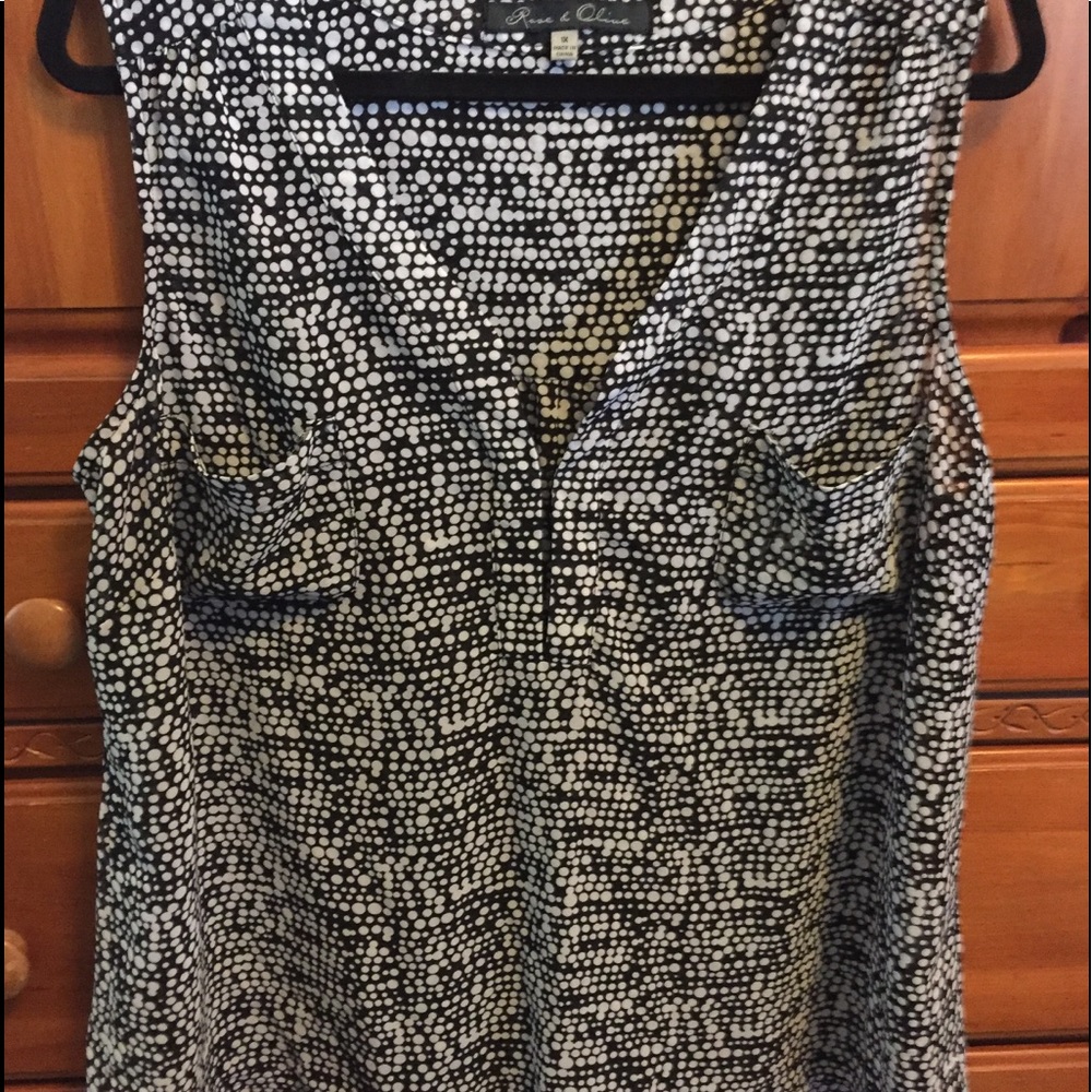 Used xlarge Black, white sleeveless top